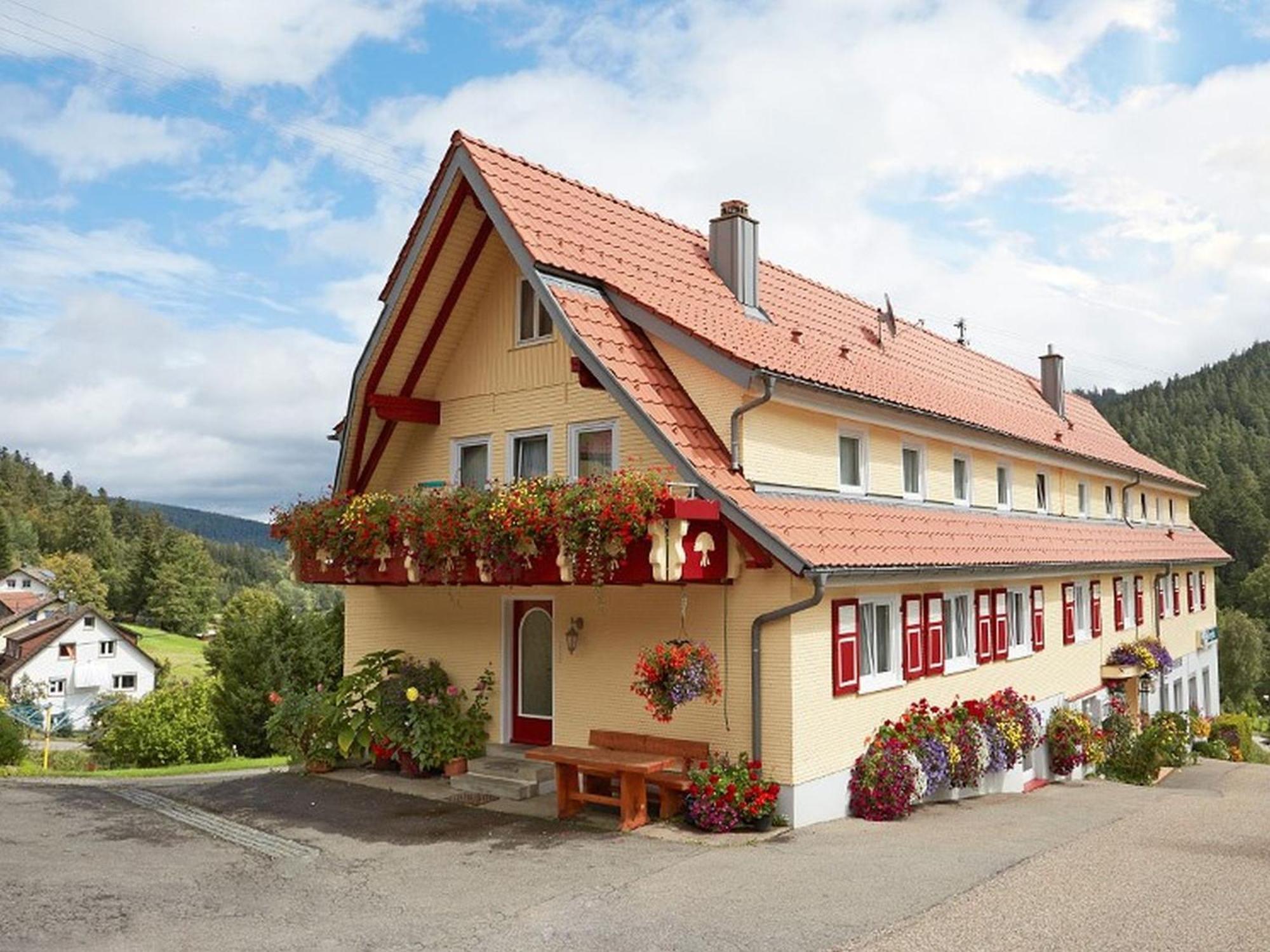 Gasthof-Pension Berghof Enzklösterle Exterior foto